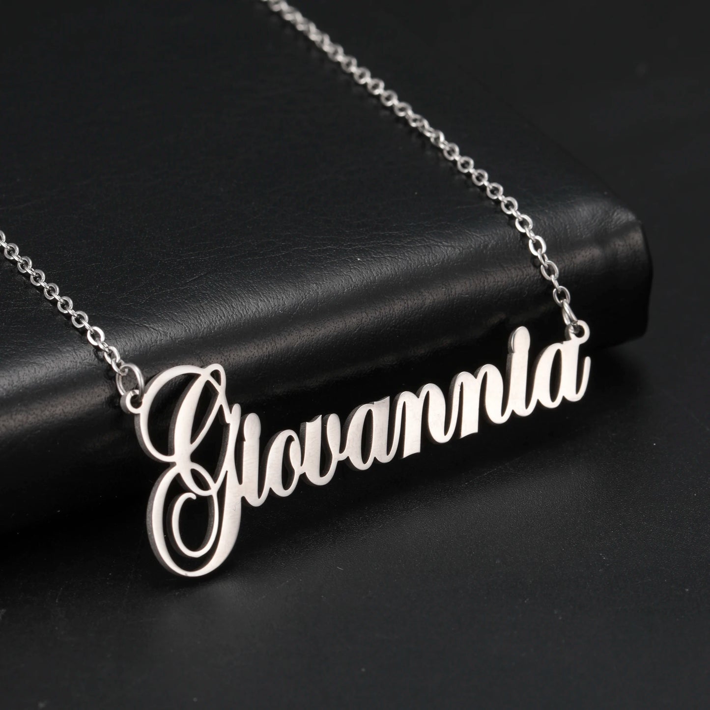 The Eternal Name Necklace (Personalisable)