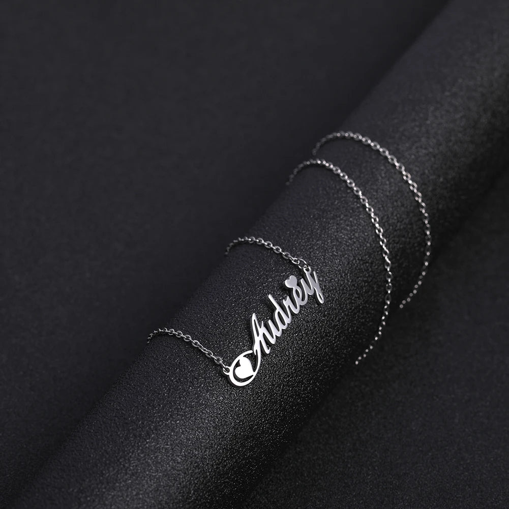 The Eternal Name Necklace (Personalisable)