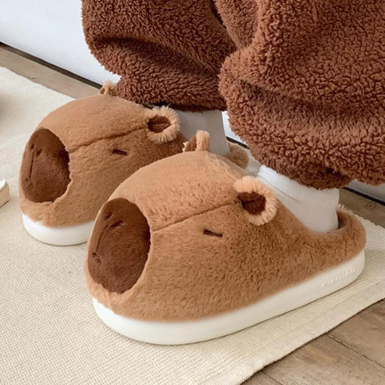 🐾 Cute Capybara Couple Slippers