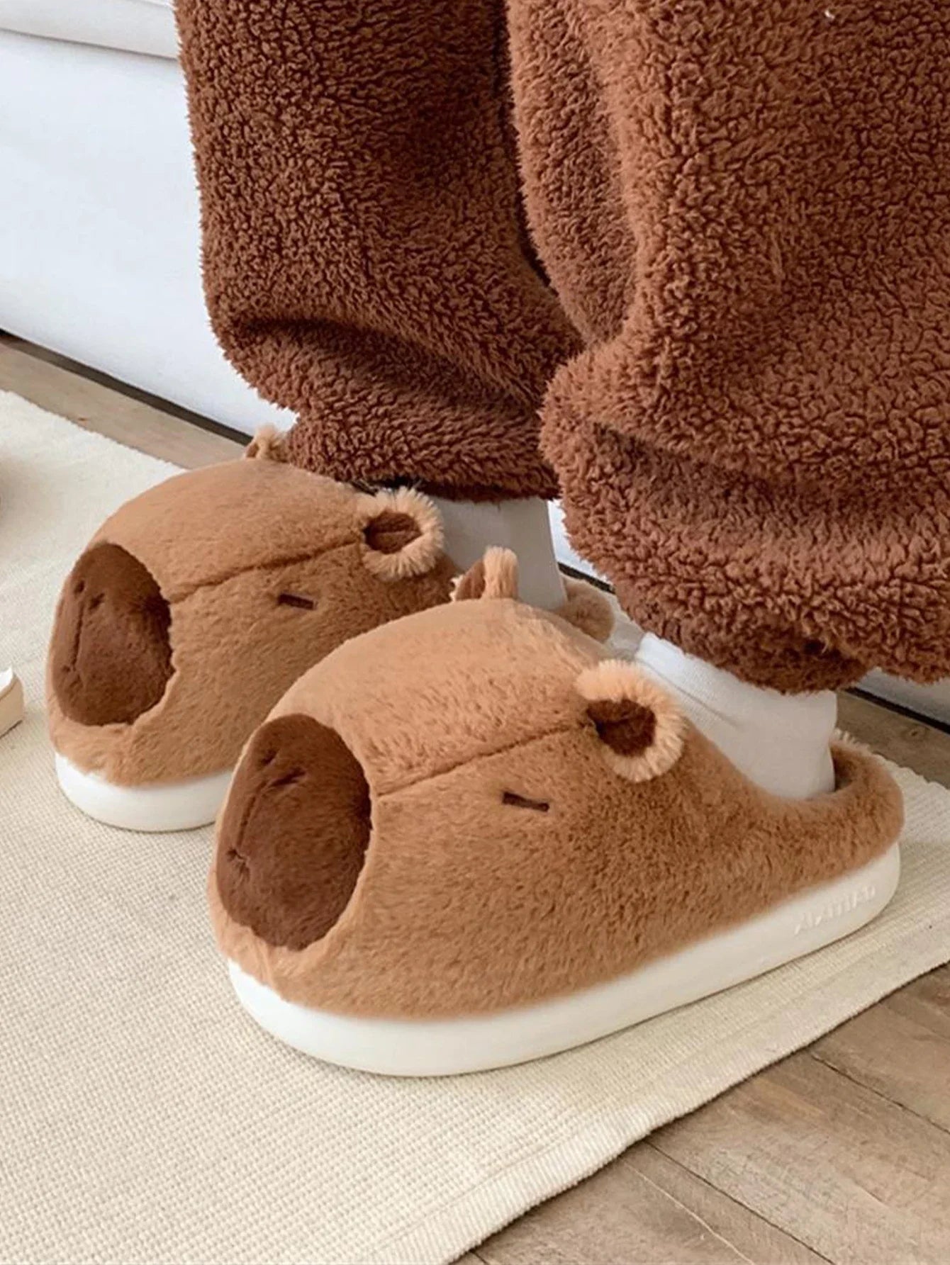 🐾 Cute Capybara Couple Slippers