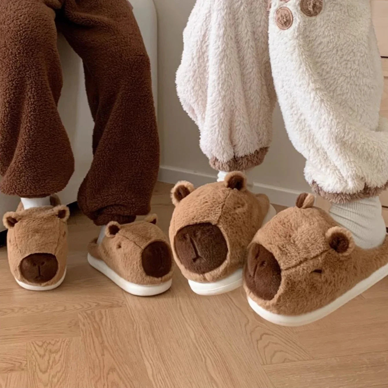 🐾 Cute Capybara Couple Slippers